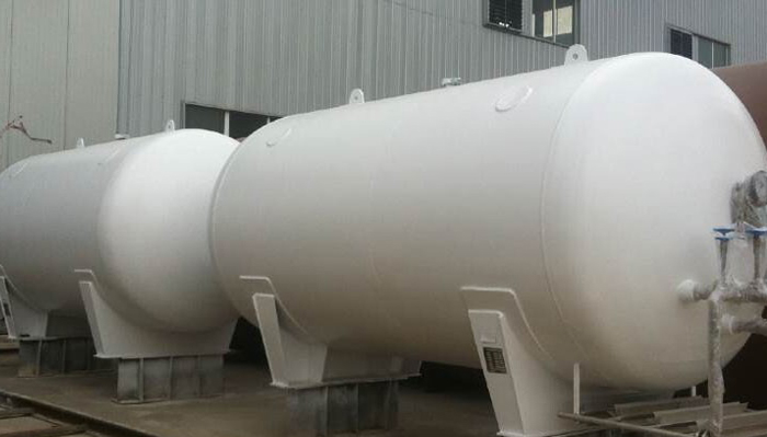 Cryogenic liquid nitrogen storage tank