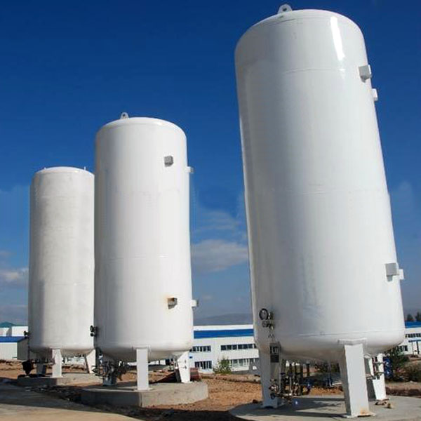 Pressure detection of LNG storage tanks