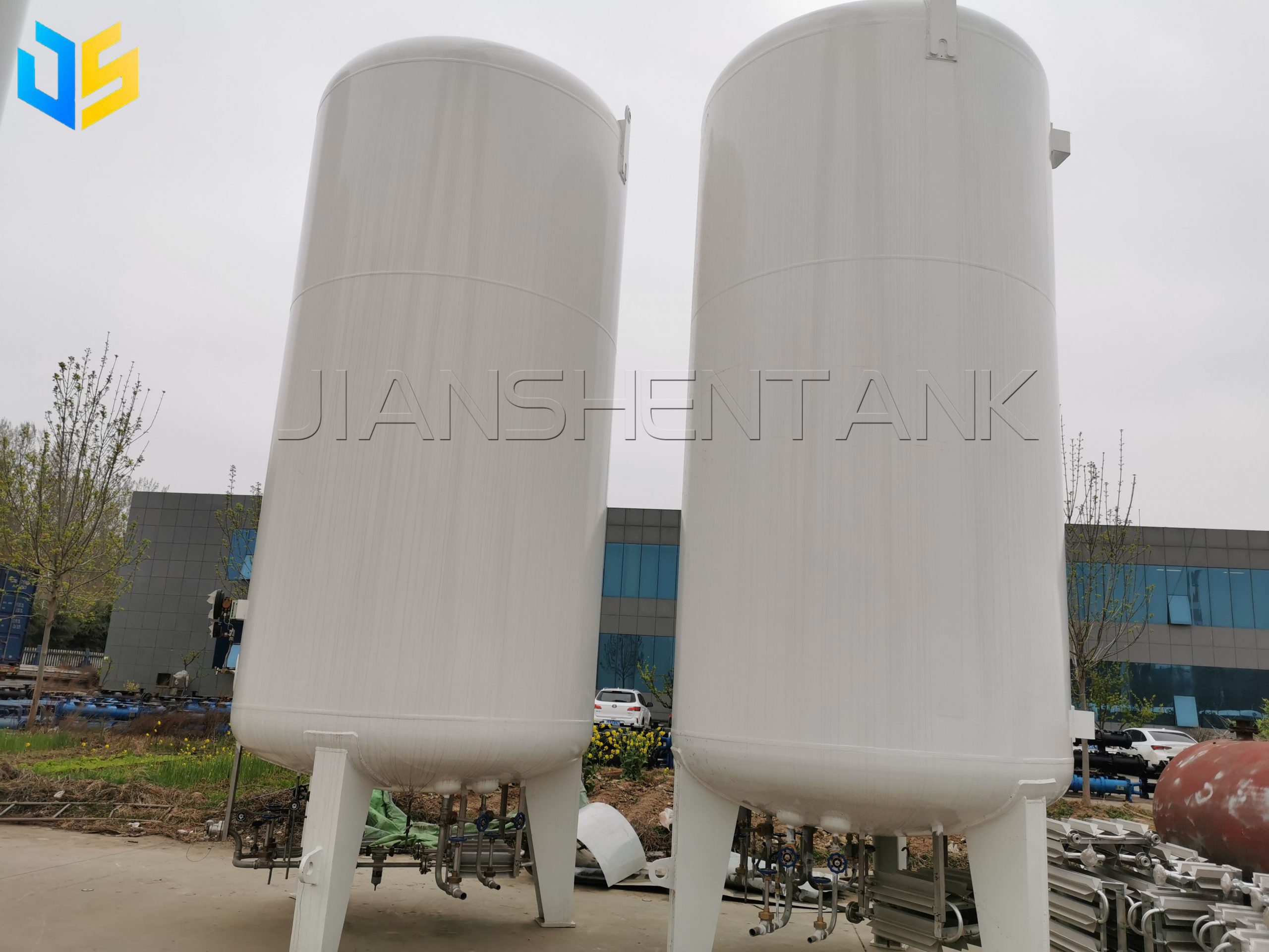 Liquid oxygen tanks