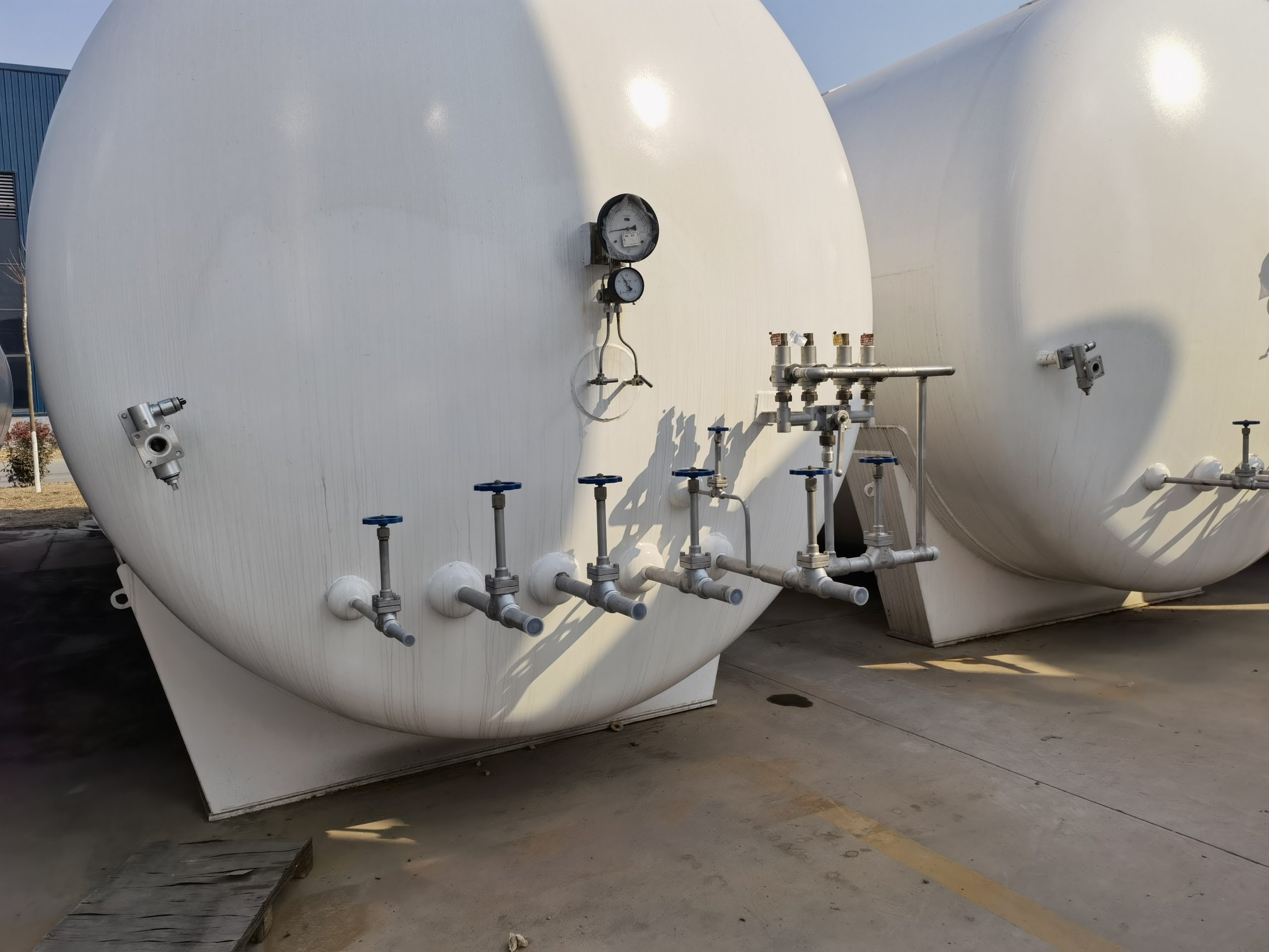 LNG cryogenic tanks(1)