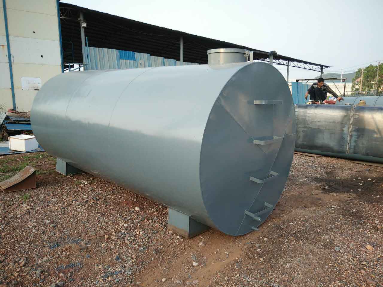 Aboveground carbon steel tanks characters