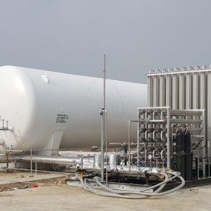 Material characteristics of liquid nitrogen storage tanks