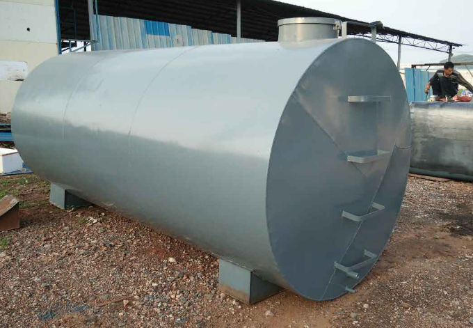 Features of above ground carbon steel fuel tank