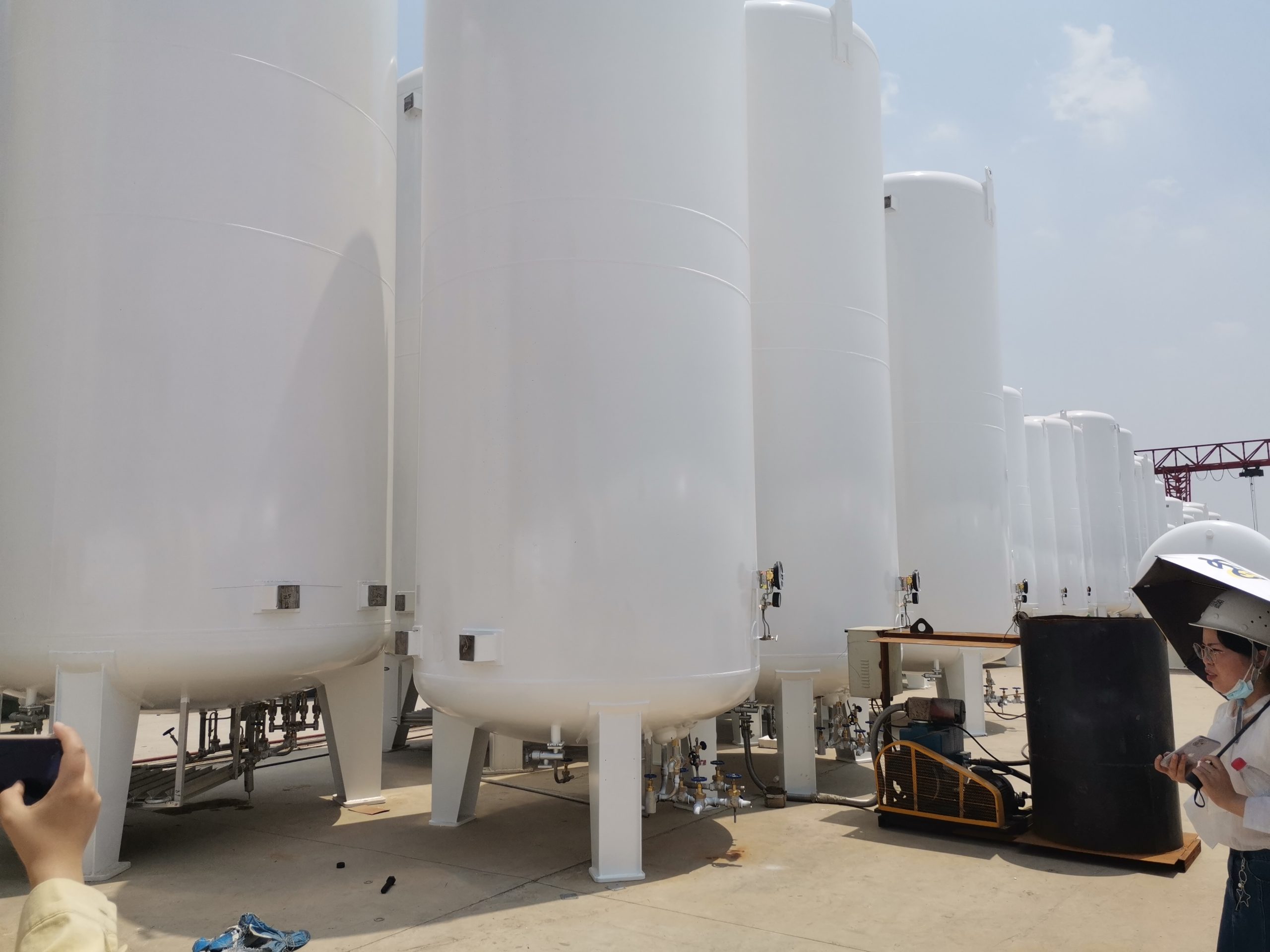 Production of nitrogen storage tanks