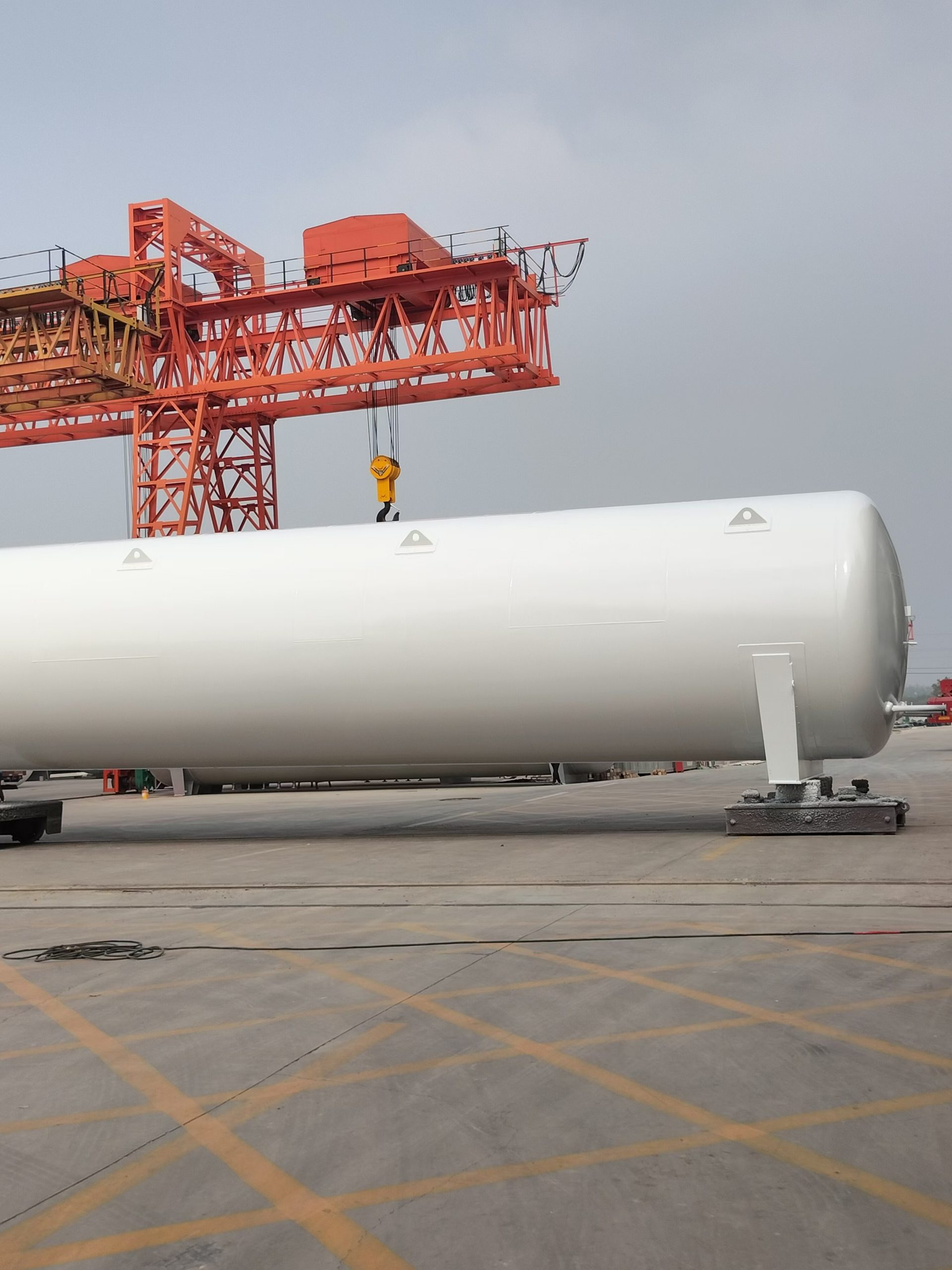 The LNG storage tank