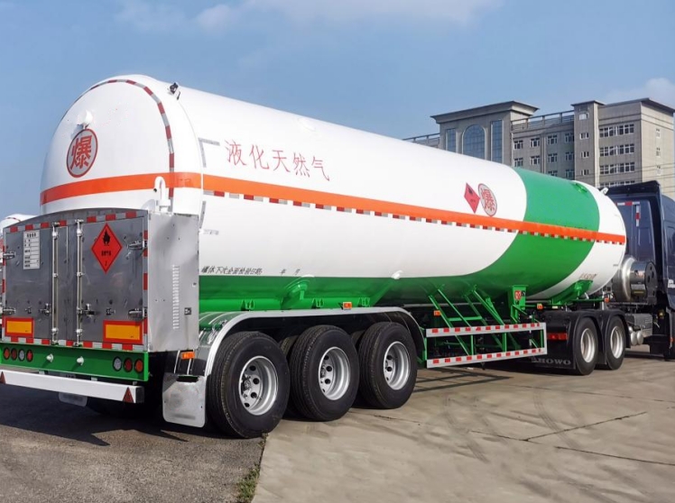 Liquid oxygen semi-trailer for Satefy and Convience