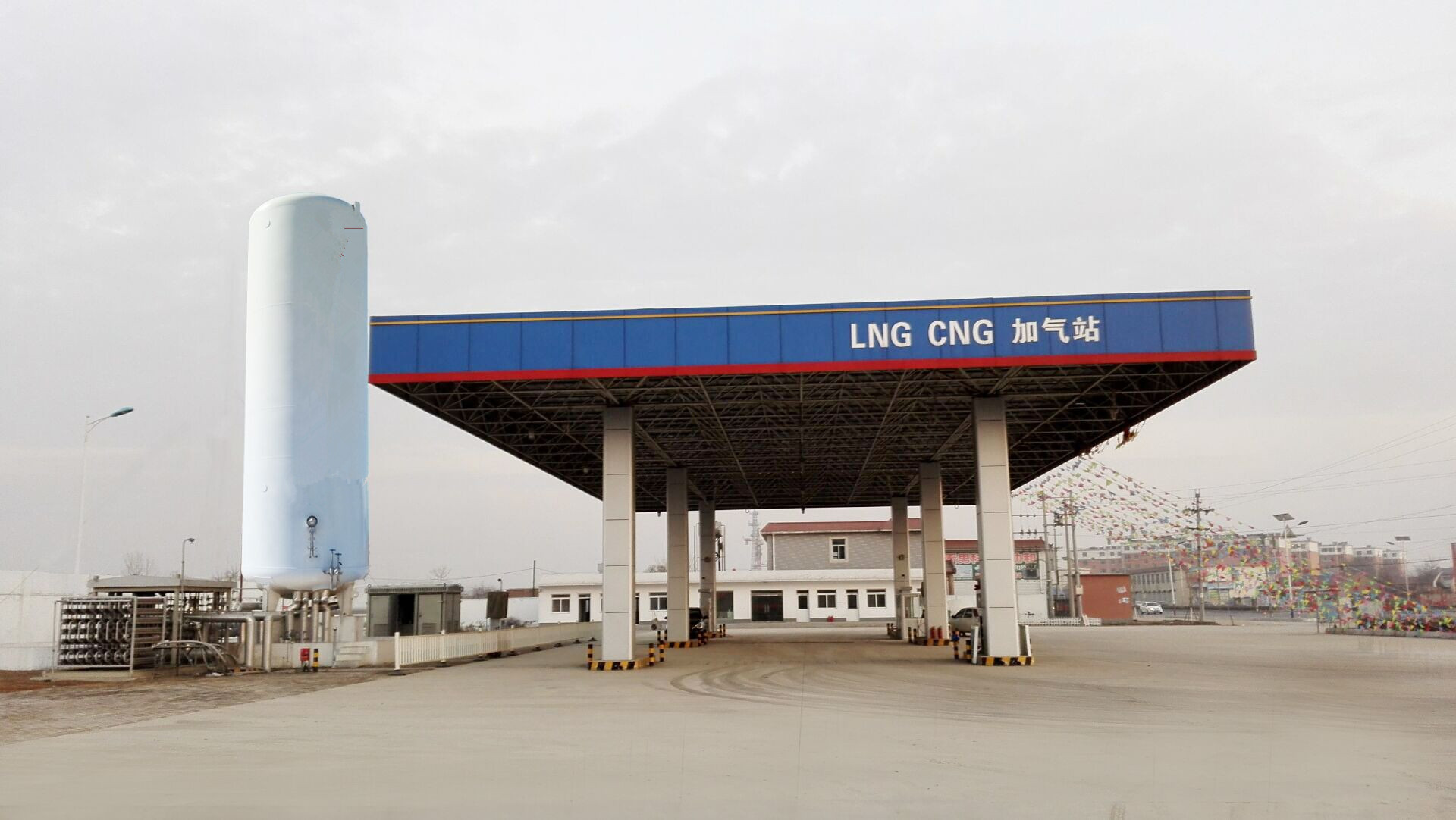 The detailed uses of LNG (Liquefied Natural Gas) across various sectors and applications（2）