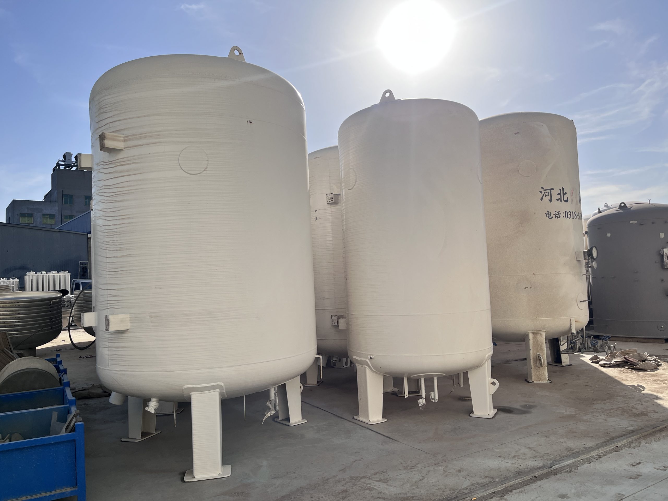 Leakage treatment measures for liquid nitrogen storage tanks